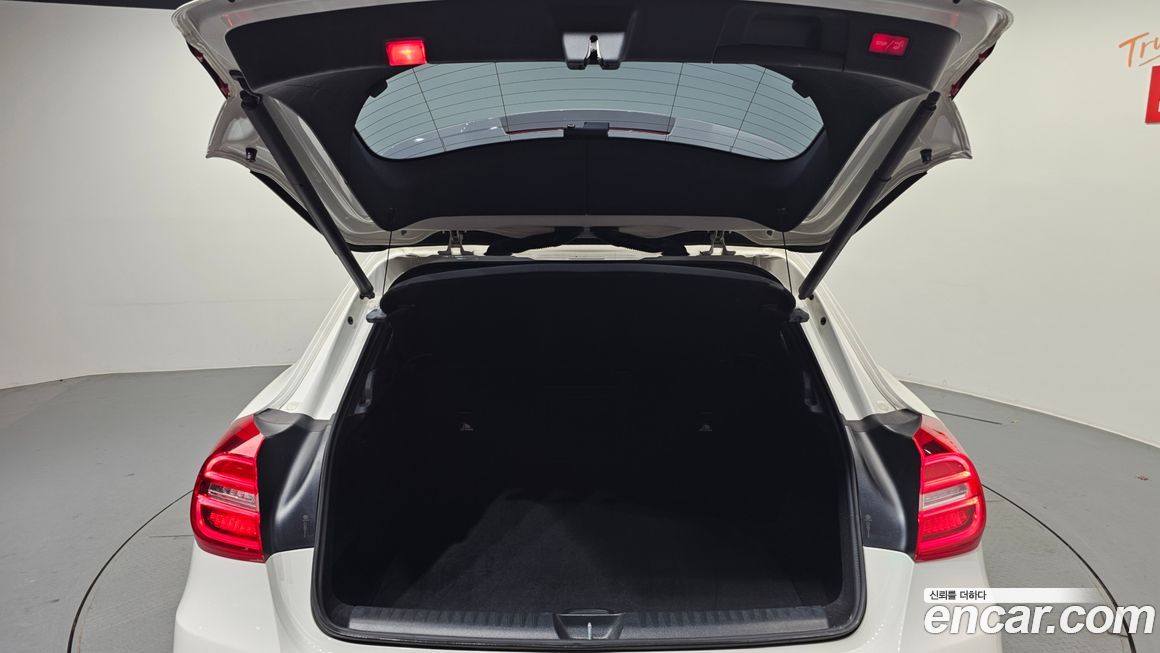 Mercedes-Benz GLA-Class 2017