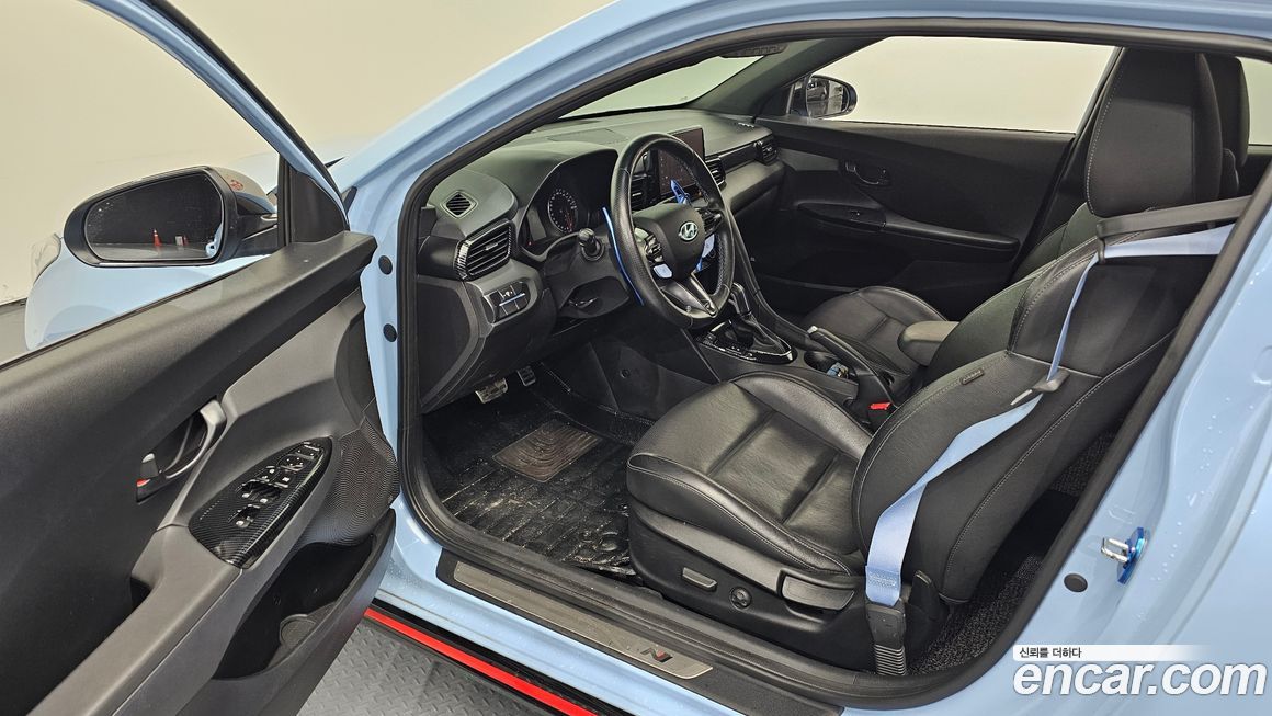 Hyundai Veloster 2021