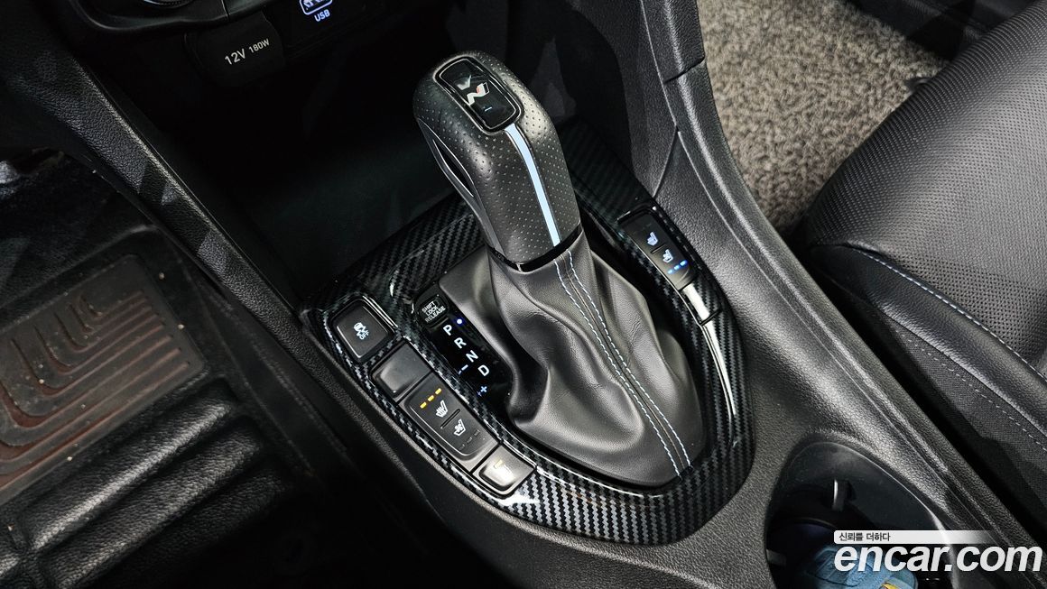 Hyundai Veloster 2021