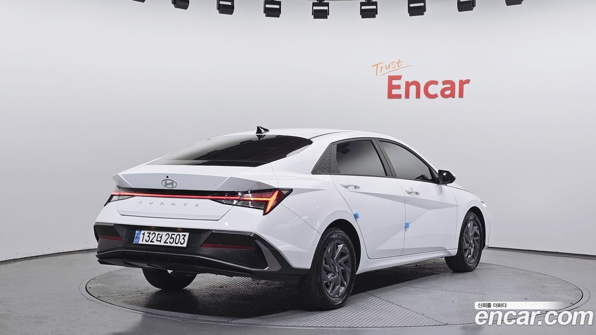 Hyundai AVANTE 2025
