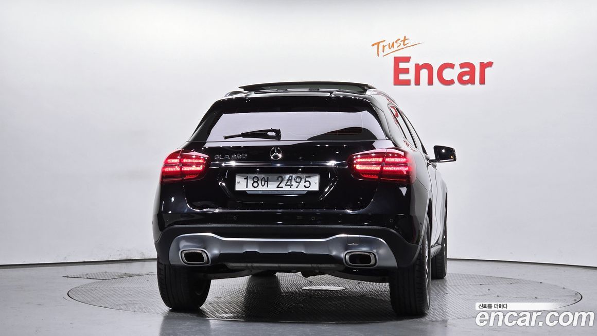 Mercedes-Benz GLA-Class 2019