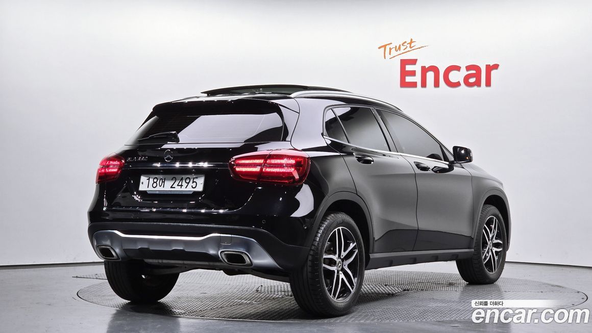 Mercedes-Benz GLA-Class 2019