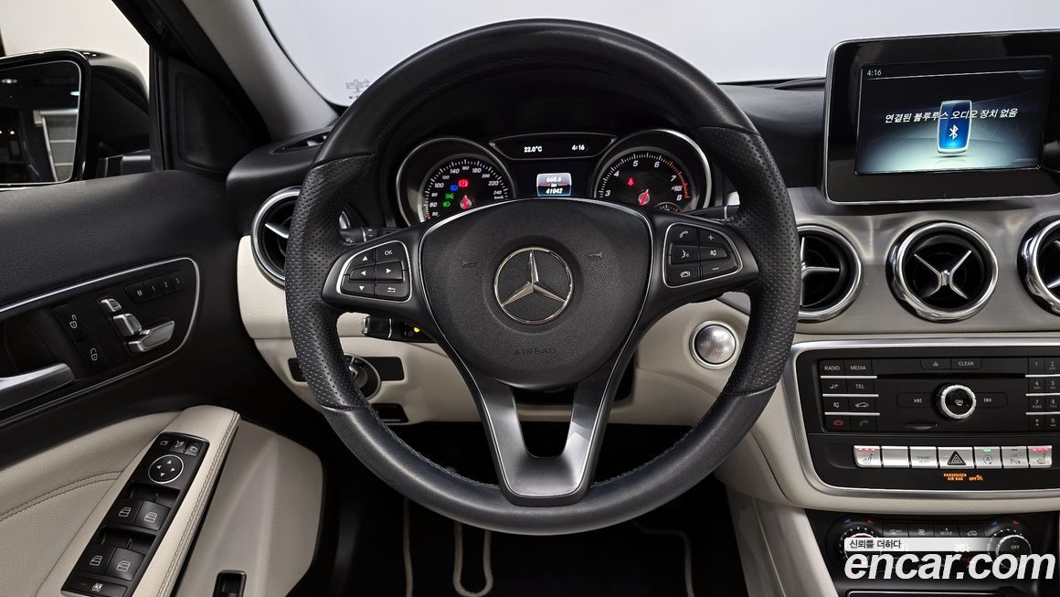 Mercedes-Benz GLA-Class 2019