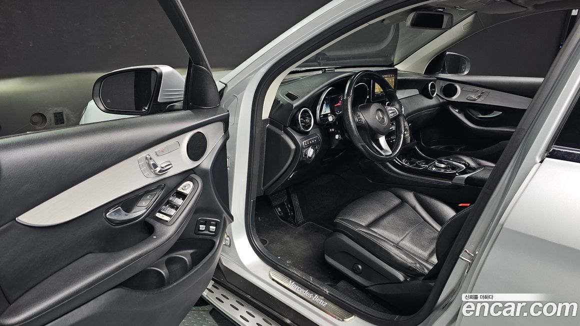 Mercedes-Benz GLC-Class 2019