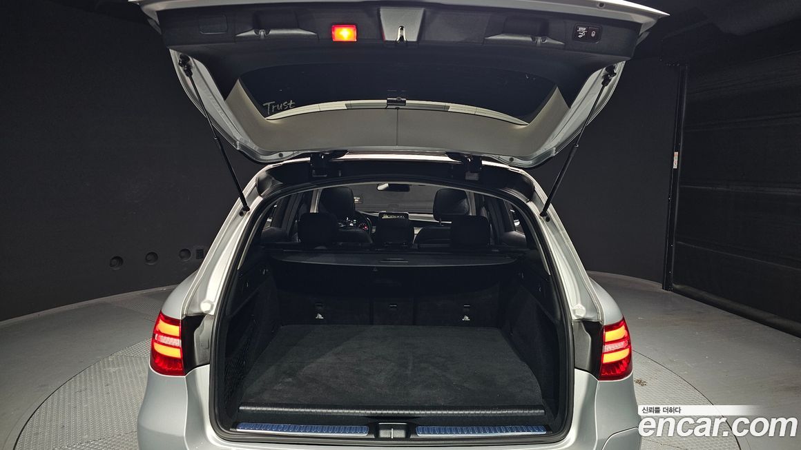 Mercedes-Benz GLC-Class 2019