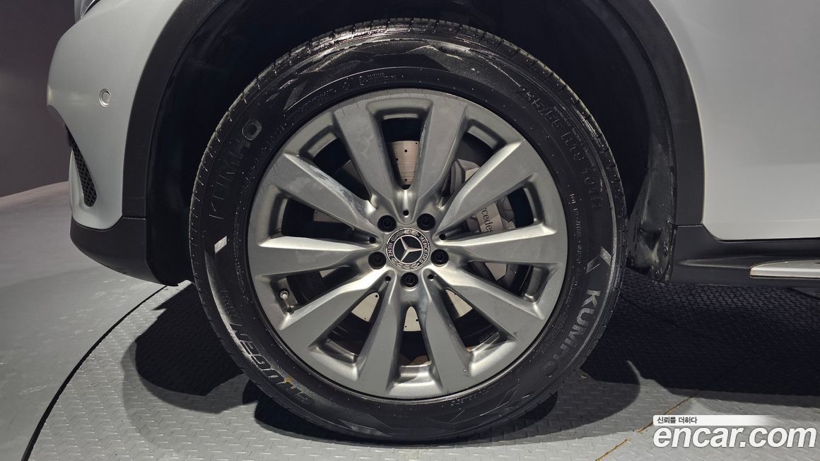 Mercedes-Benz GLC-Class 2019