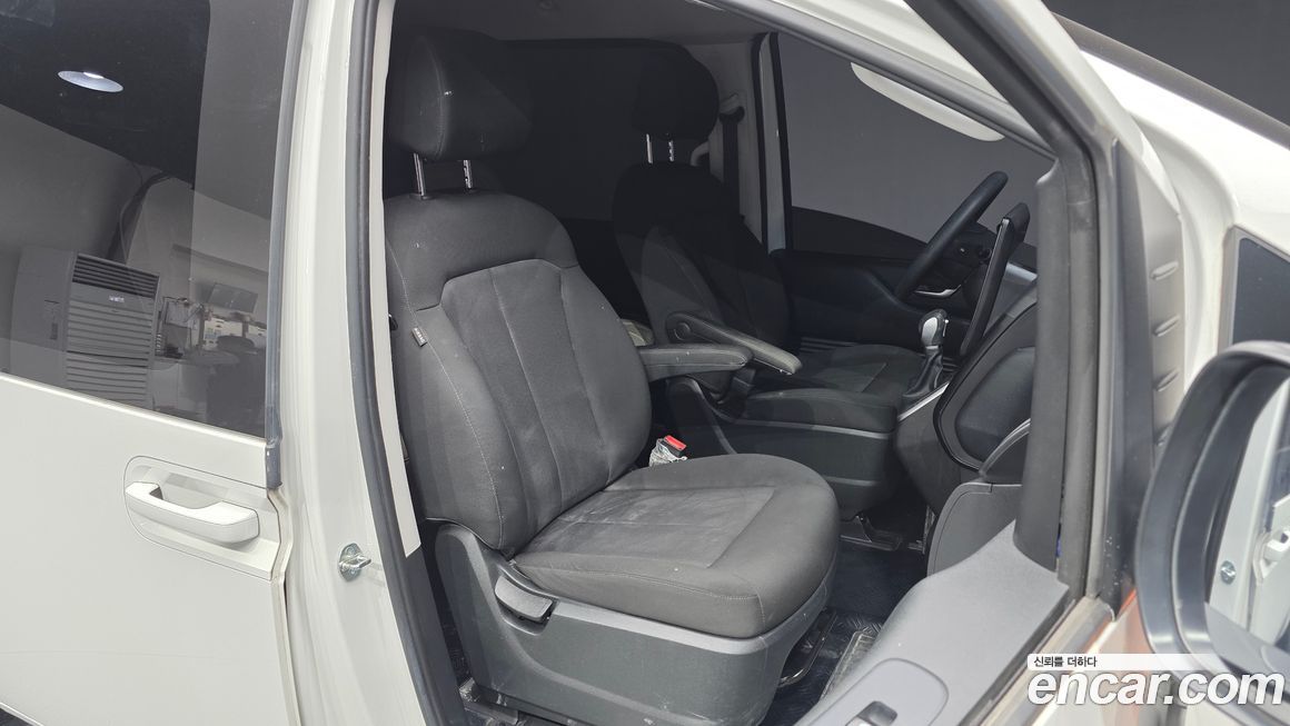 Hyundai Staria 2023