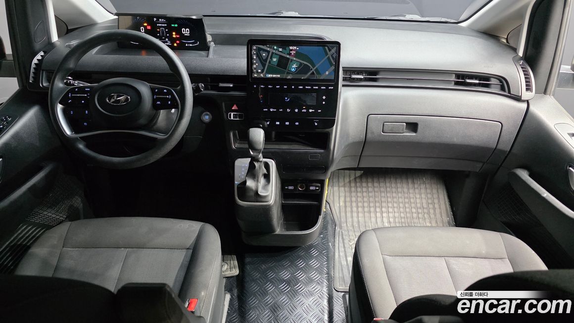 Hyundai Staria 2023