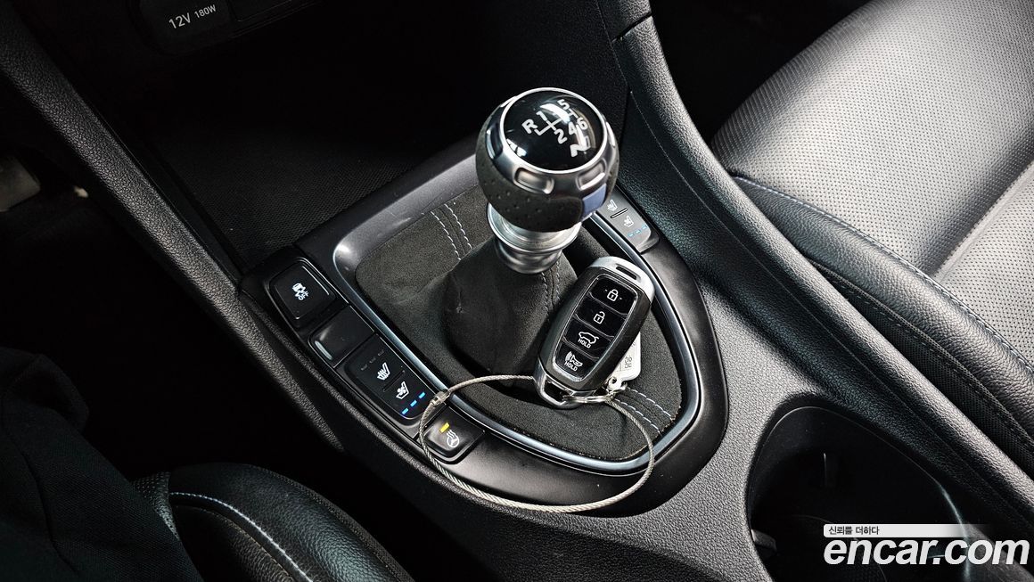 Hyundai Veloster 2022