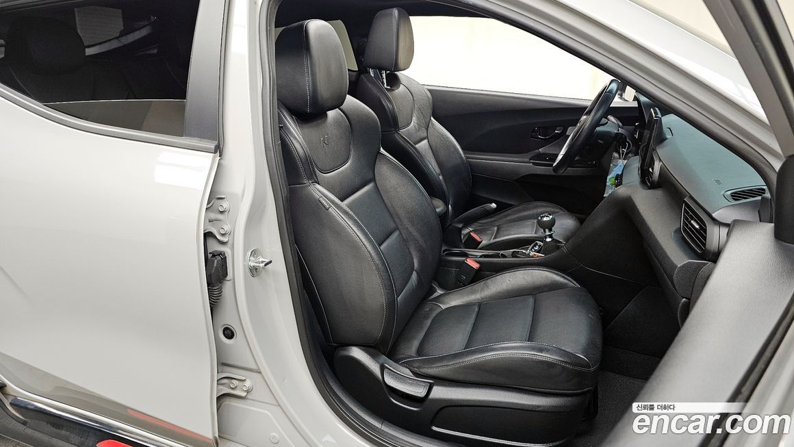 Hyundai Veloster 2022