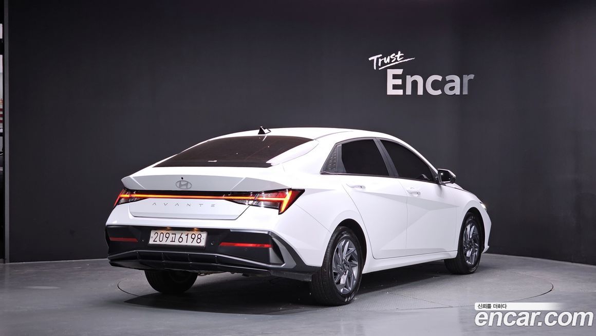 Hyundai AVANTE 2024
