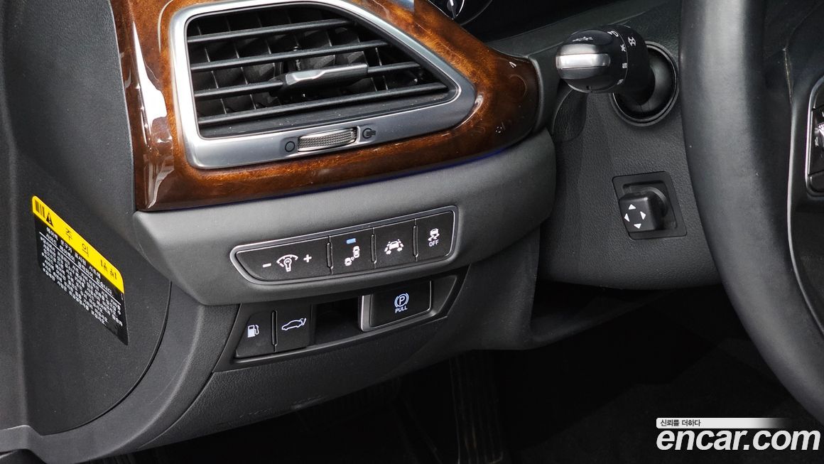 Genesis EQ900 2016