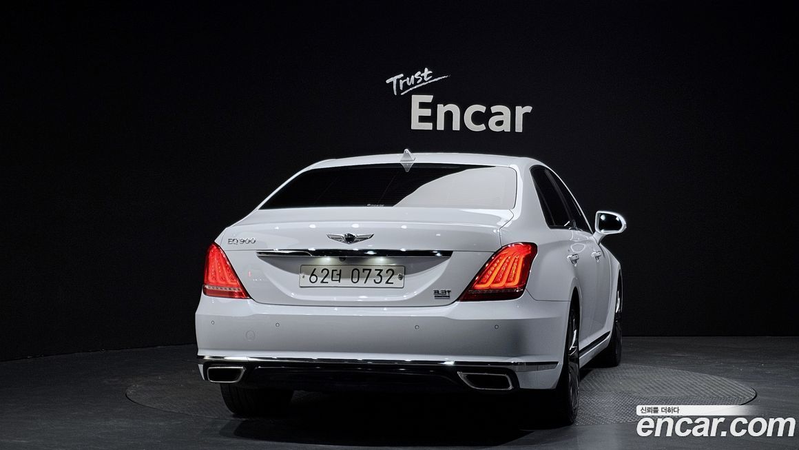 Genesis EQ900 2016