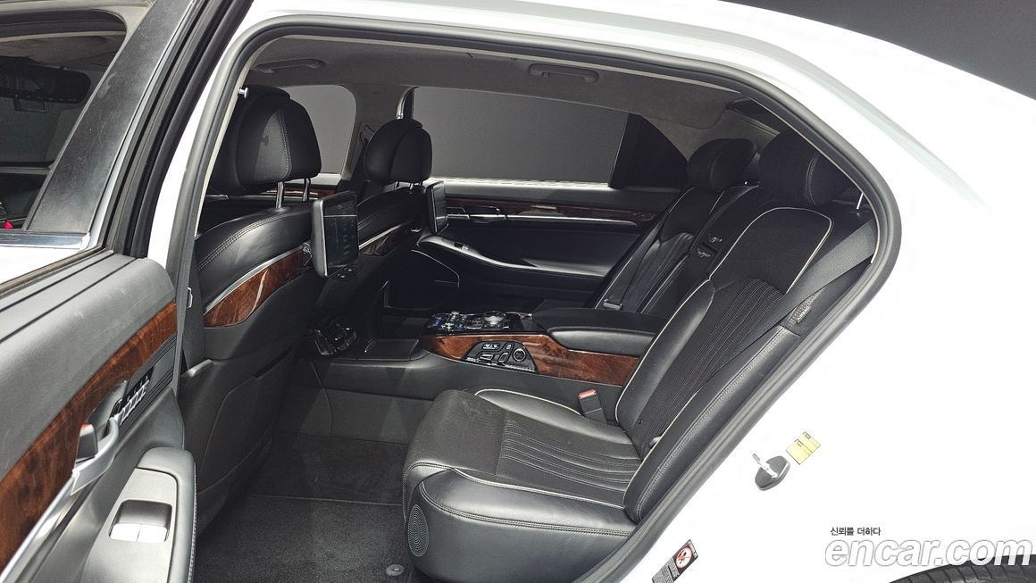 Genesis EQ900 2016