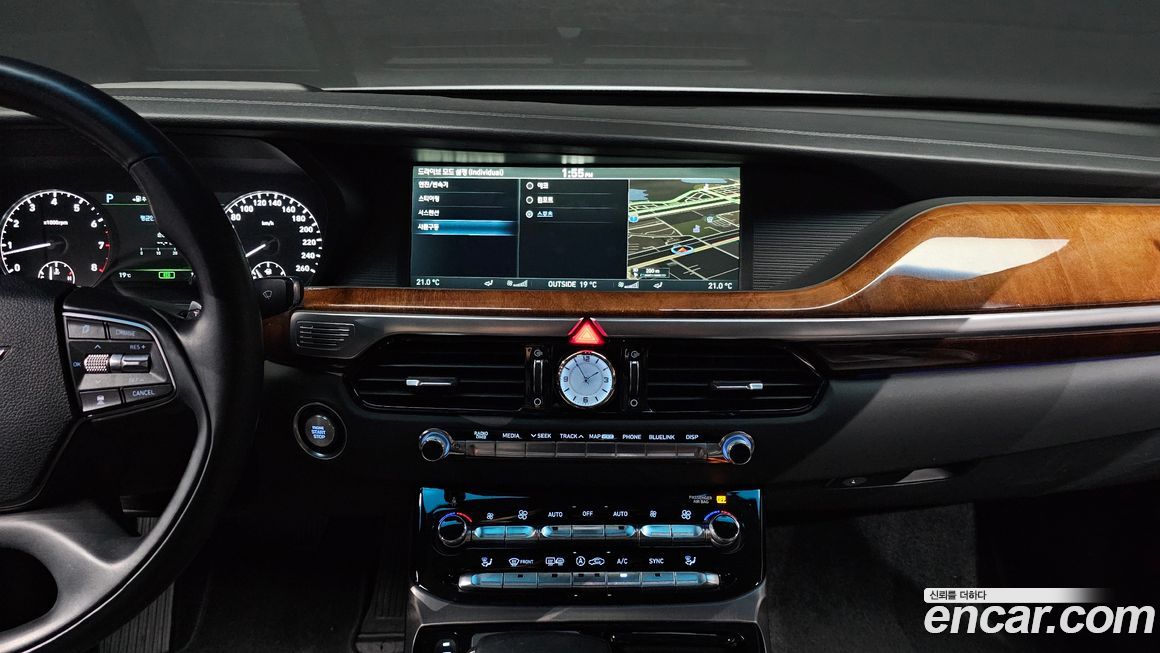 Genesis EQ900 2016