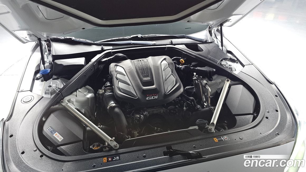 Genesis EQ900 2016