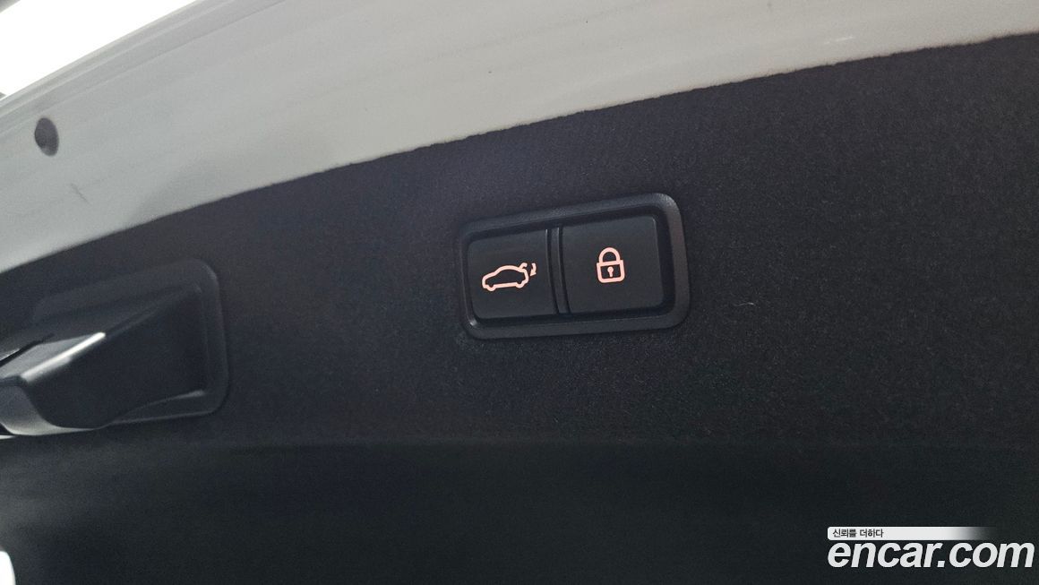 Genesis EQ900 2016
