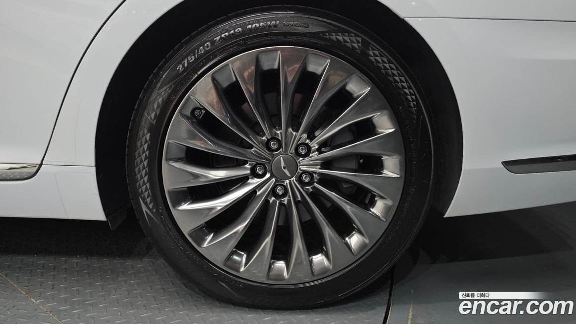 Genesis EQ900 2016