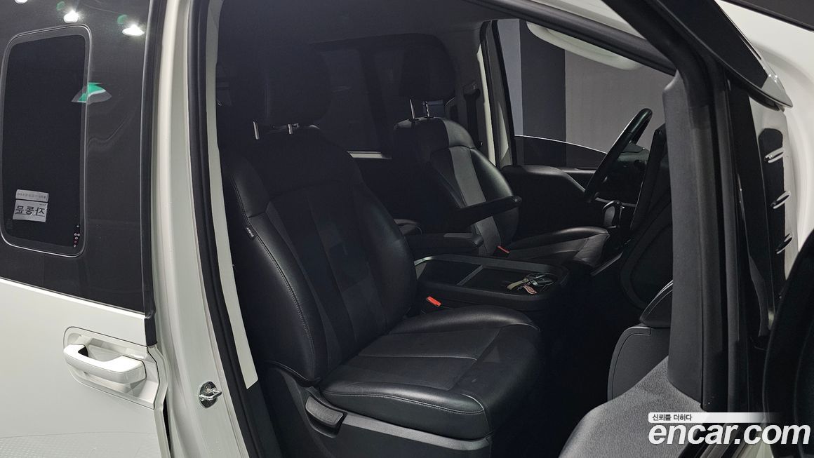 Hyundai Staria 2023