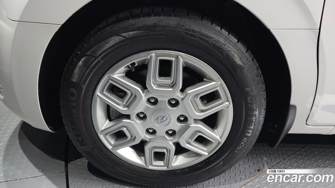 Hyundai Staria 2023