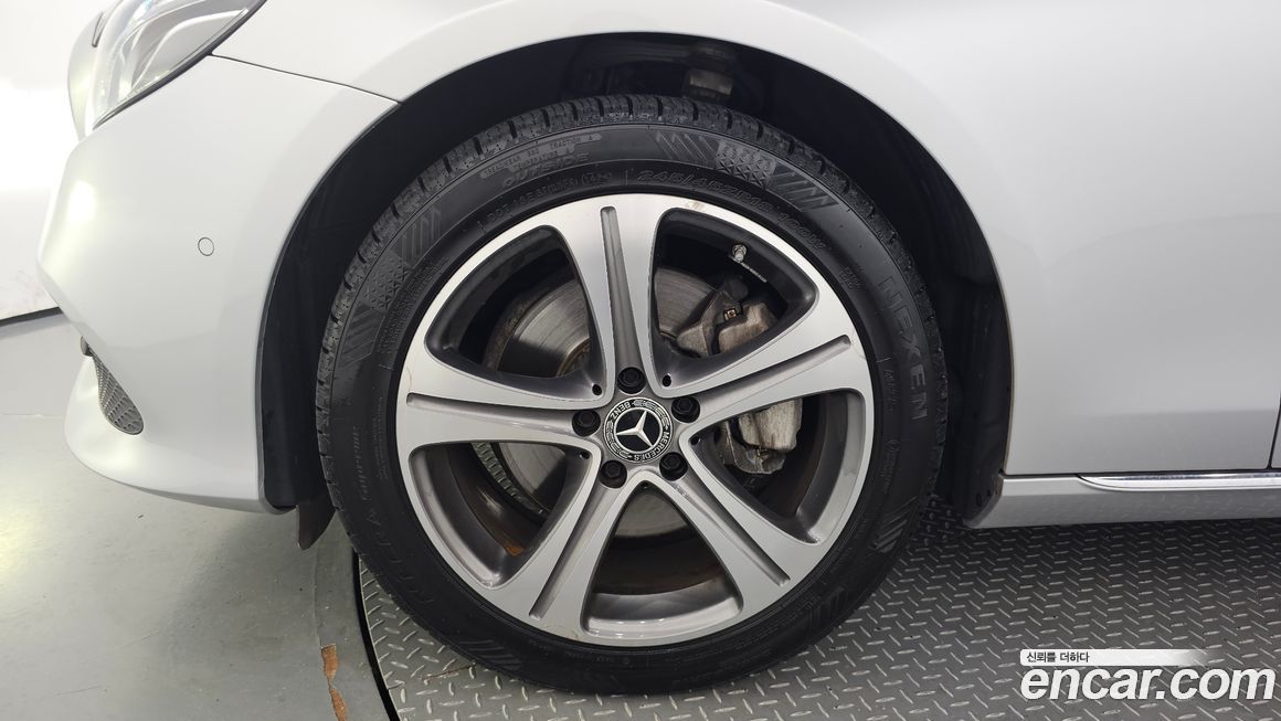 Mercedes-Benz E-Class 2019