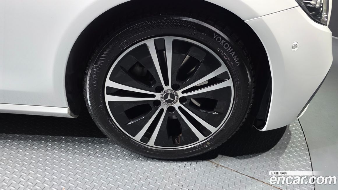 Mercedes-Benz E-Class 2021