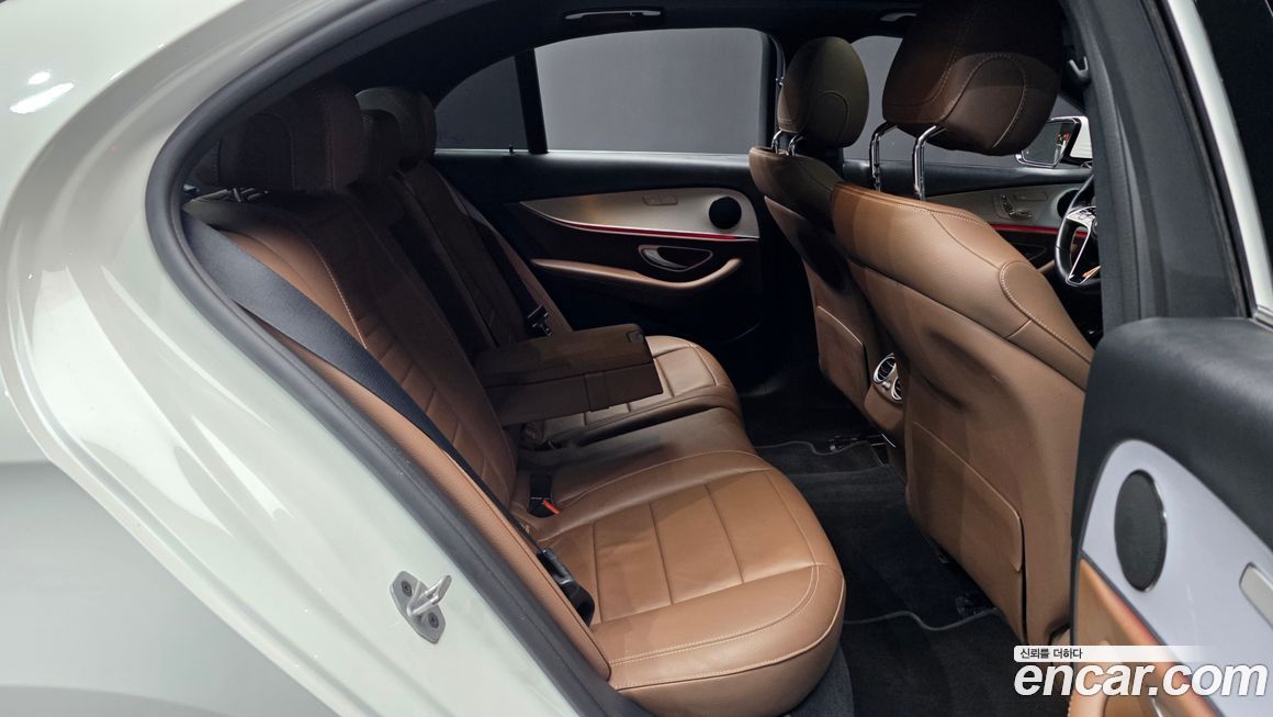 Mercedes-Benz E-Class 2021