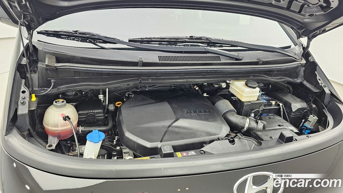 Hyundai Staria 2022