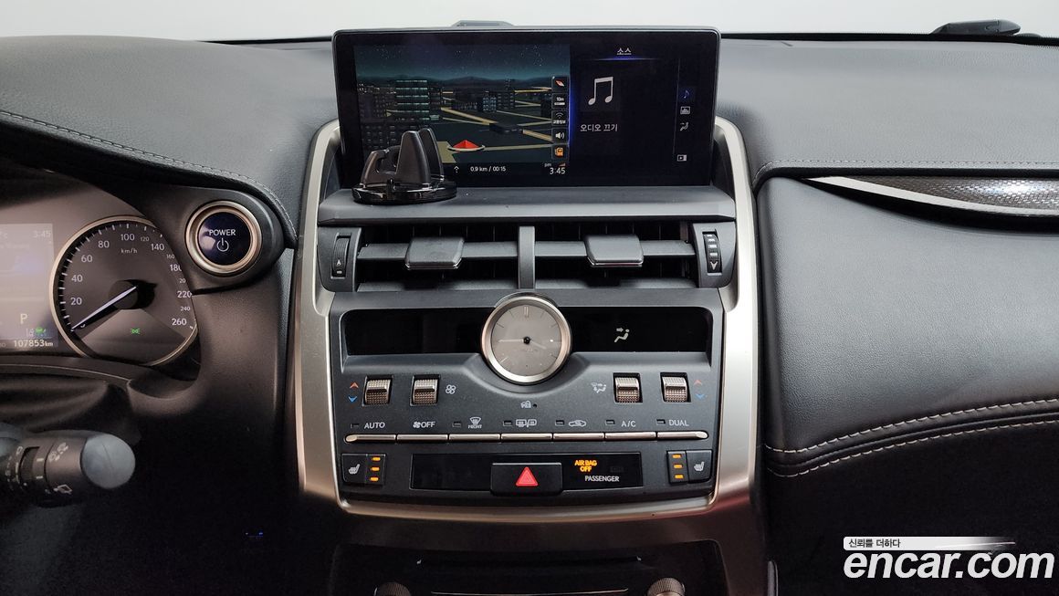 Lexus NX 2019