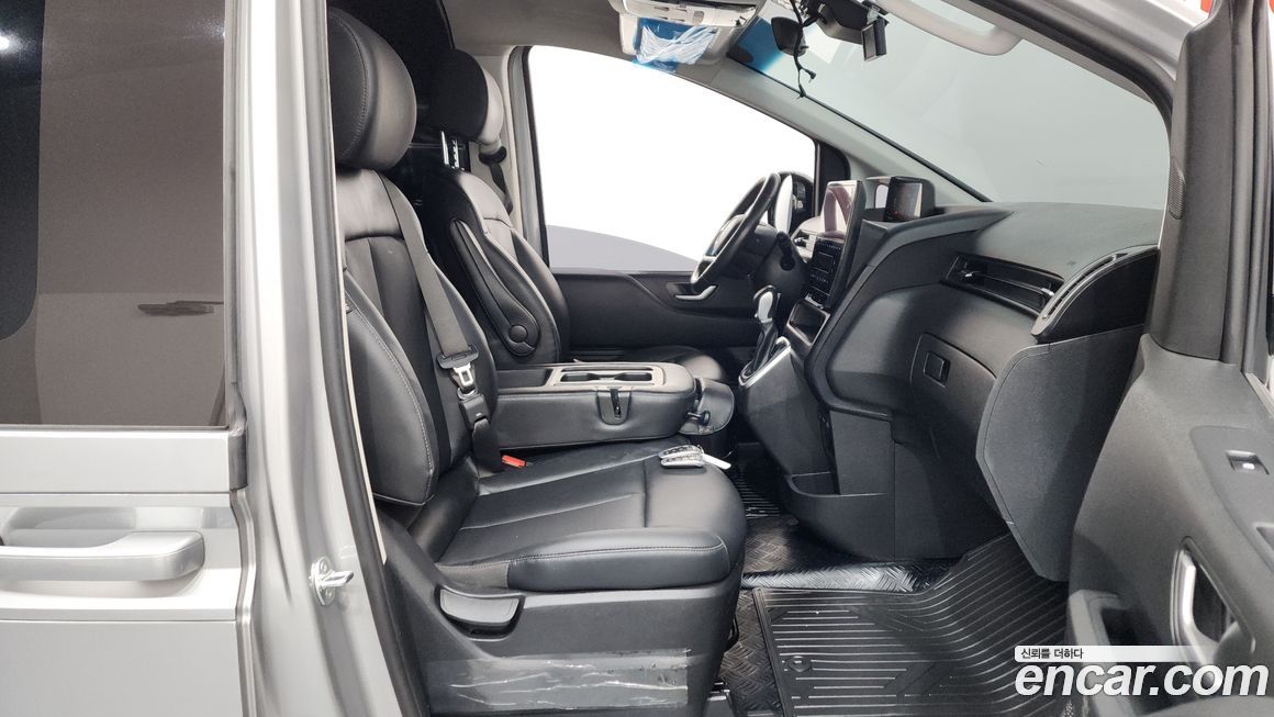 Hyundai Staria 2024