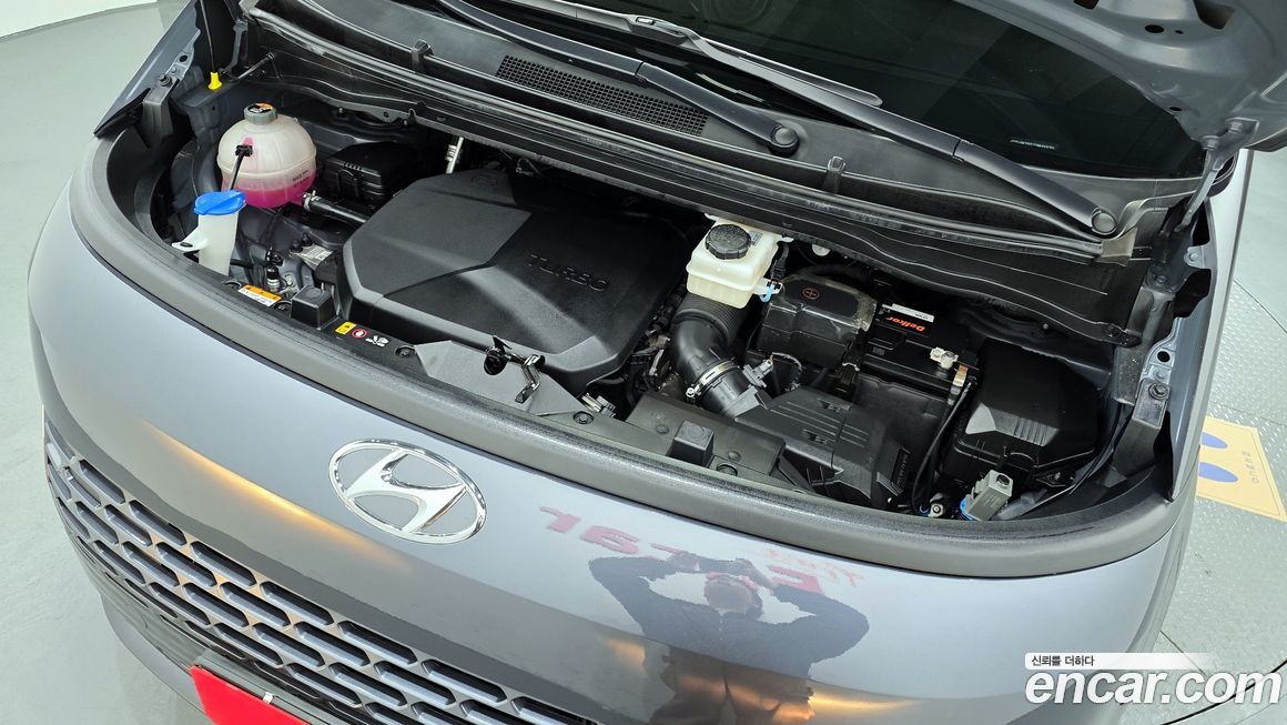 Hyundai Staria 2022