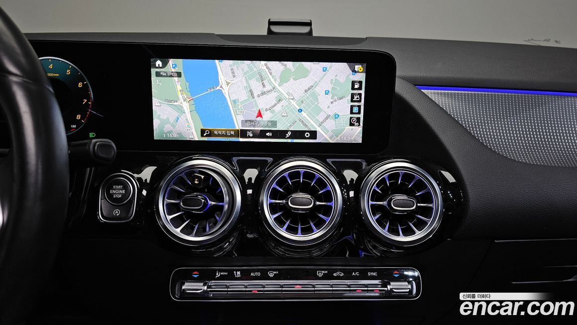 Mercedes-Benz GLA-Class 2021