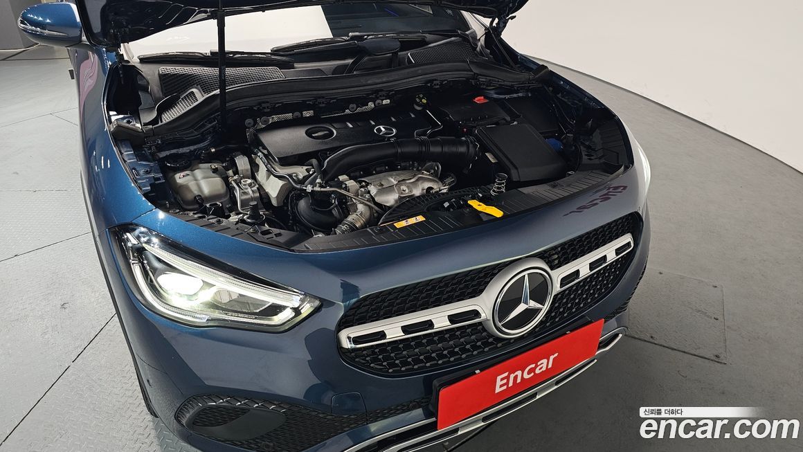 Mercedes-Benz GLA-Class 2021