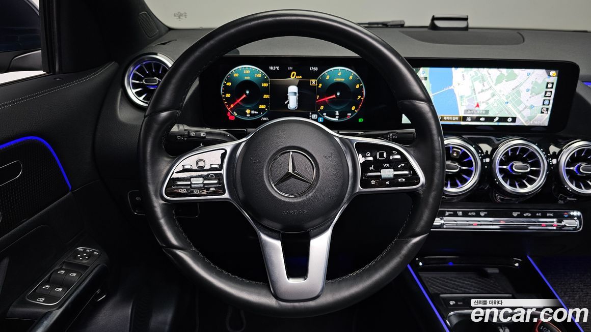 Mercedes-Benz GLA-Class 2021