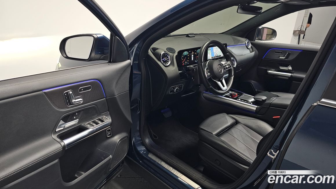 Mercedes-Benz GLA-Class 2021