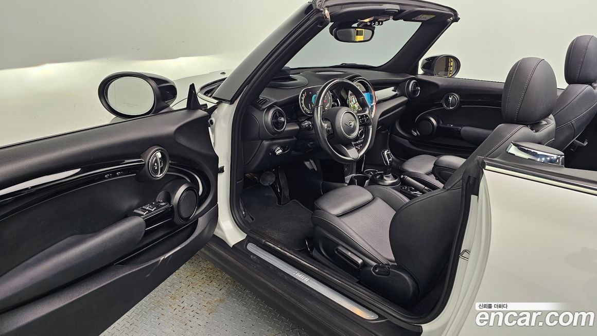 Mini Cooper Convertible 2024