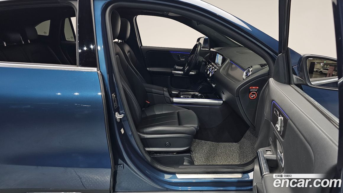 Mercedes-Benz GLA-Class 2021