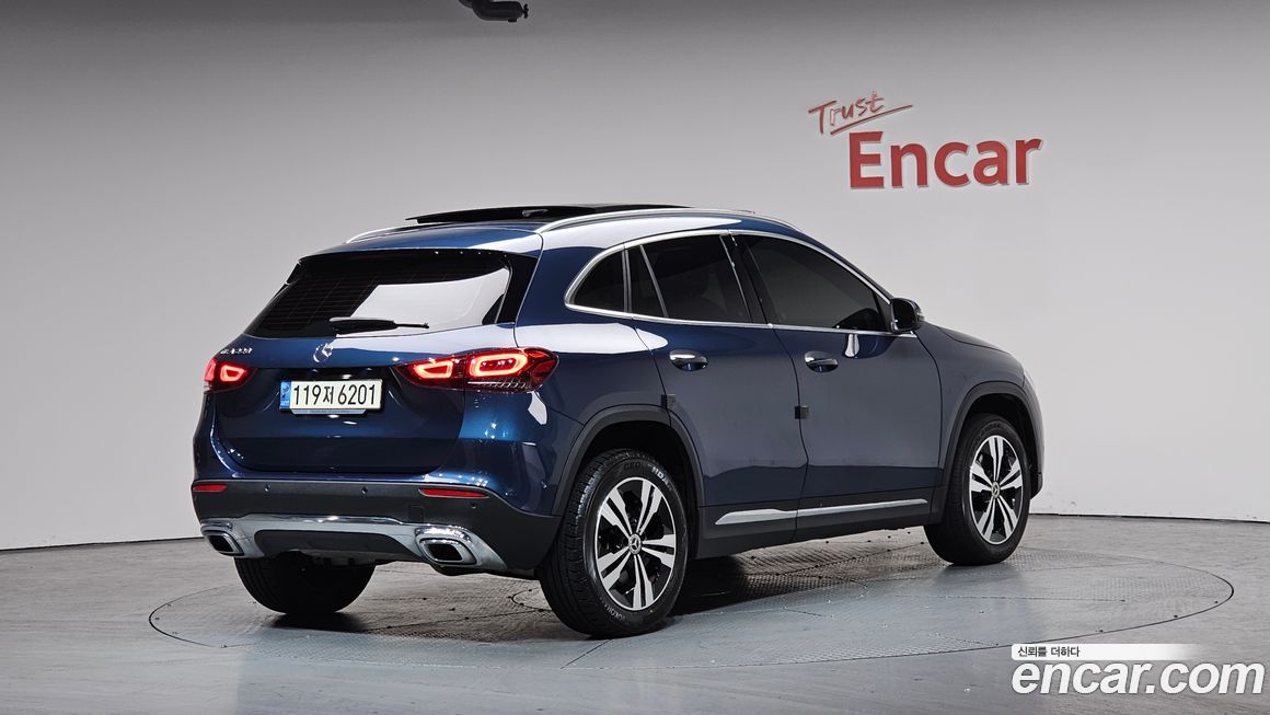 Mercedes-Benz GLA-Class 2021