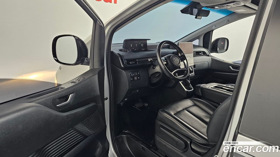 Hyundai Staria 2023