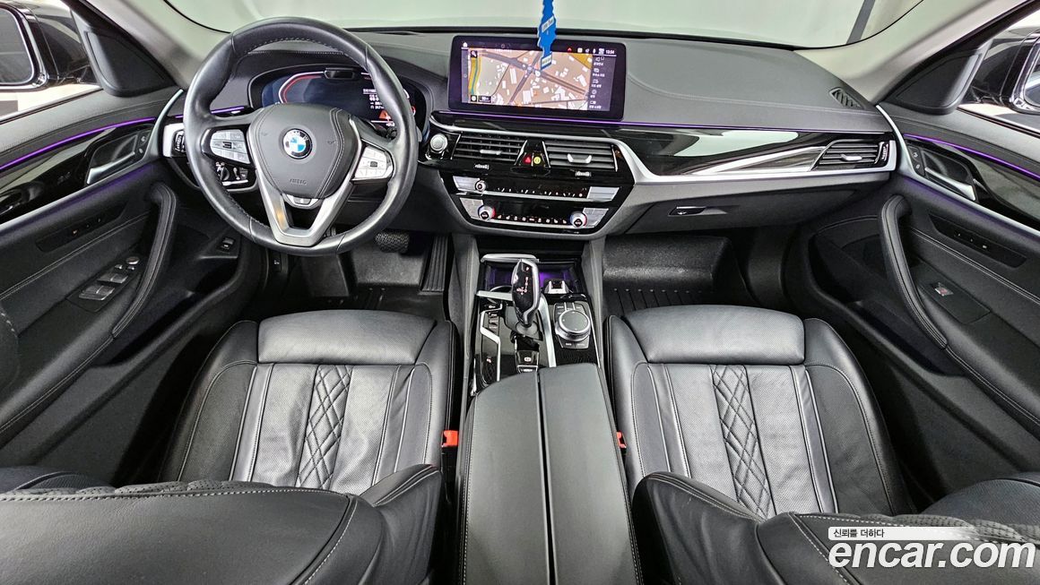 BMW 5-Series 2021