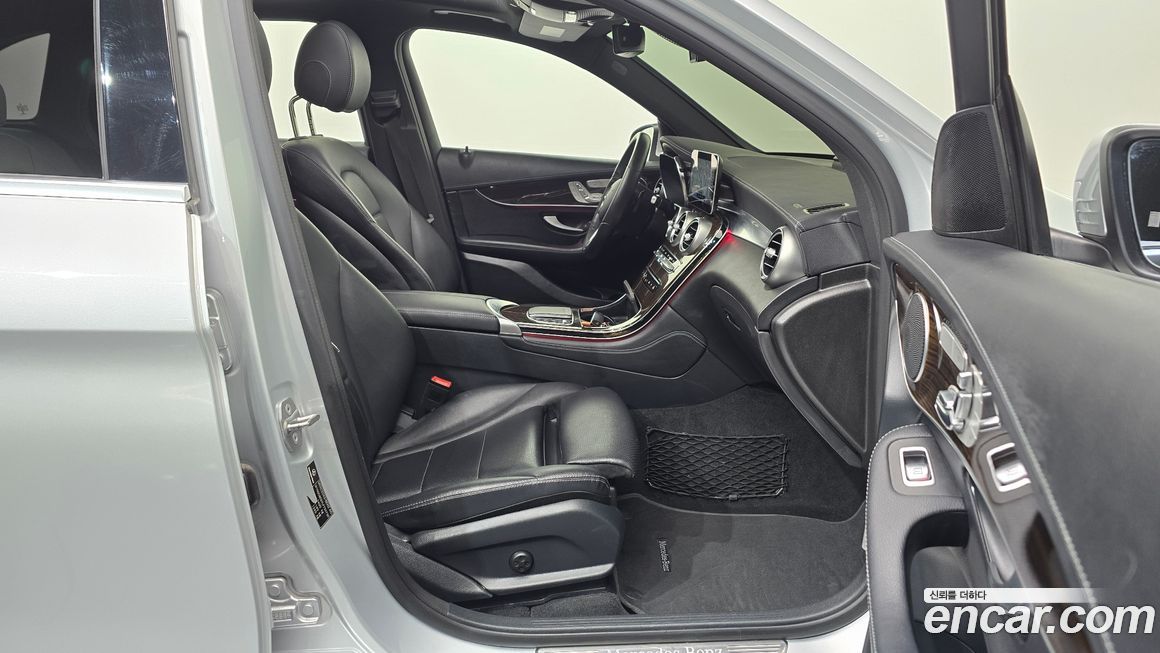 Mercedes-Benz GLC-Class 2020