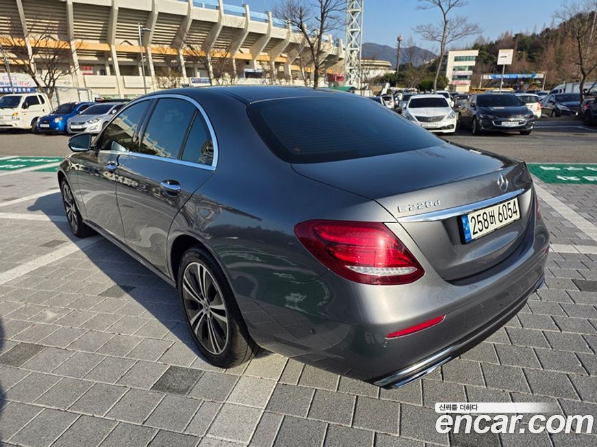 Mercedes-Benz E-Class 2020