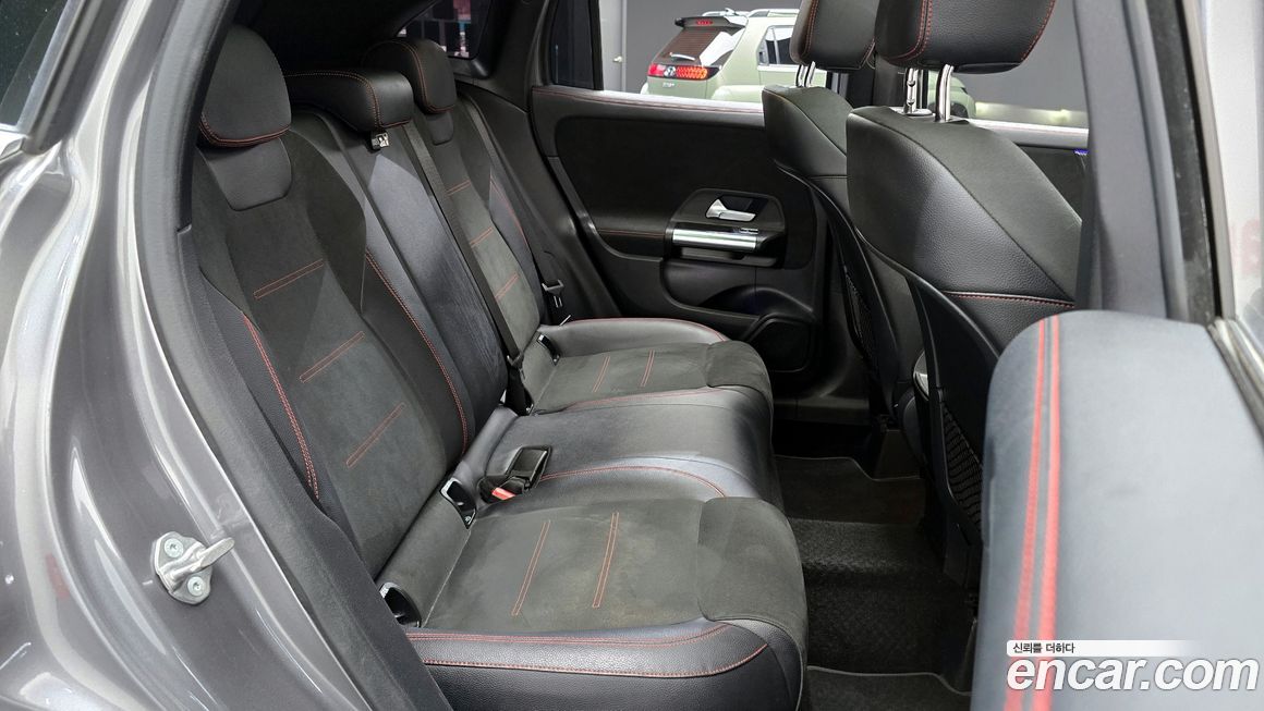 Mercedes-Benz GLA-Class 2020