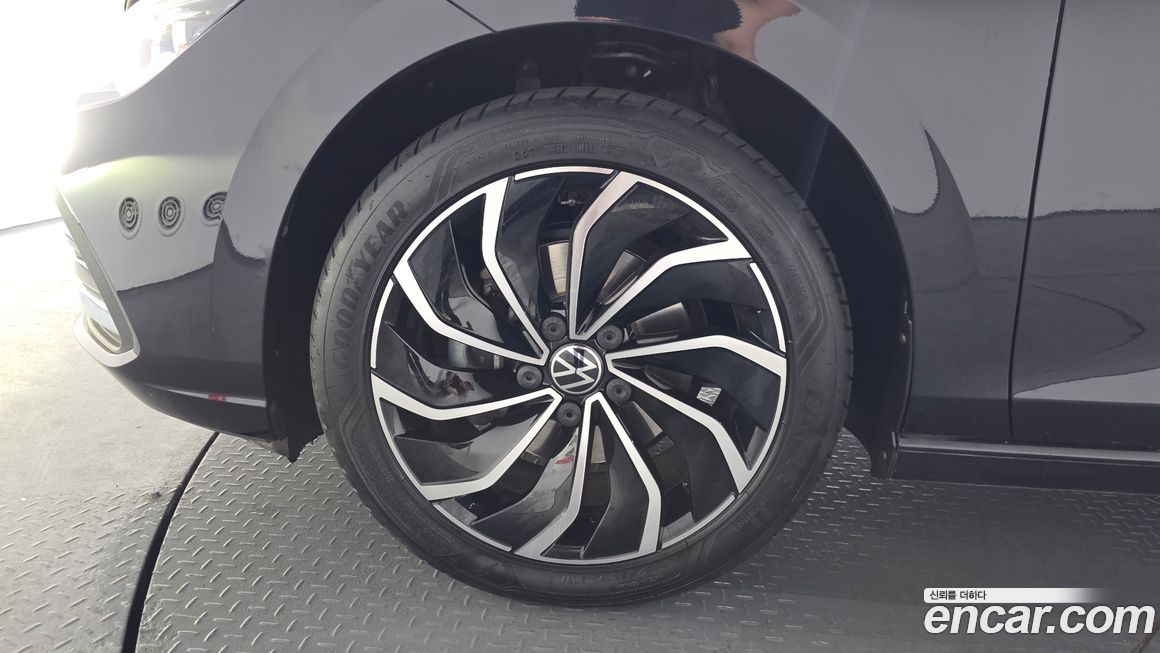 Volkswagen Golf 2024