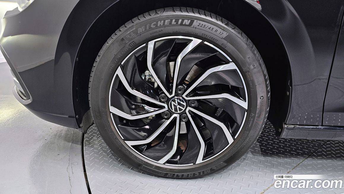 Volkswagen Golf 2023