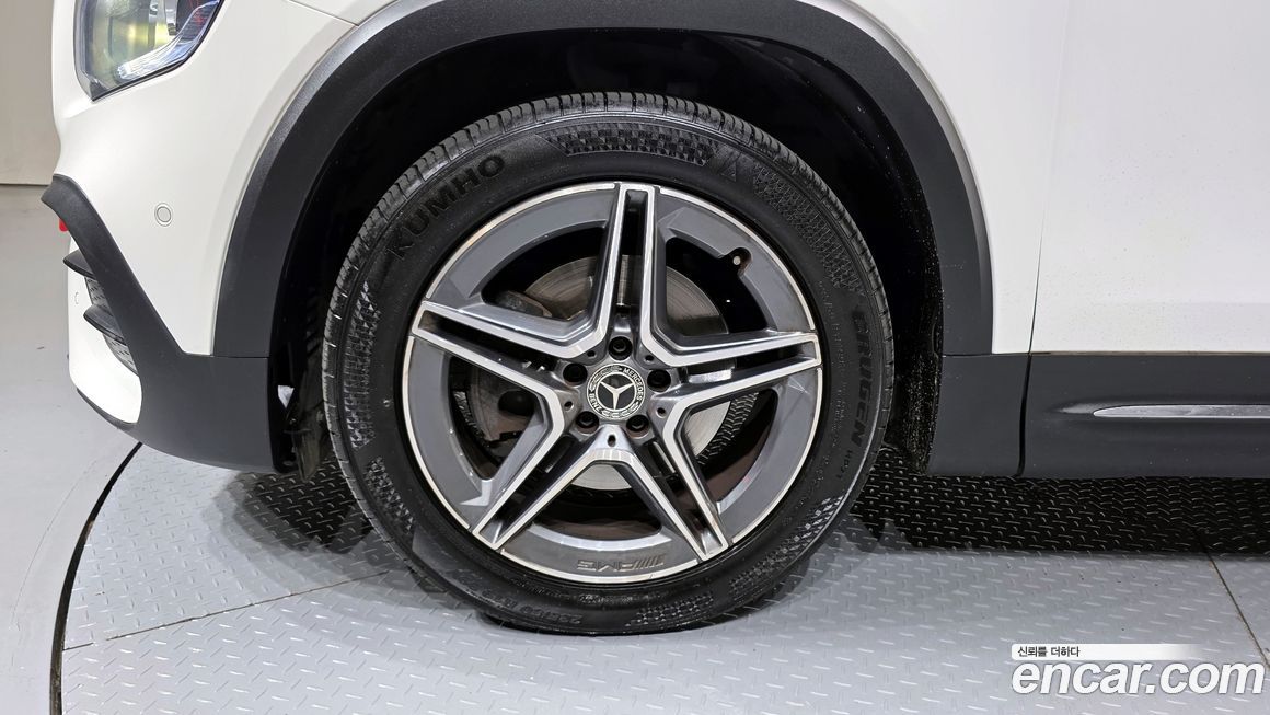 Mercedes-Benz GLB-Class 2021