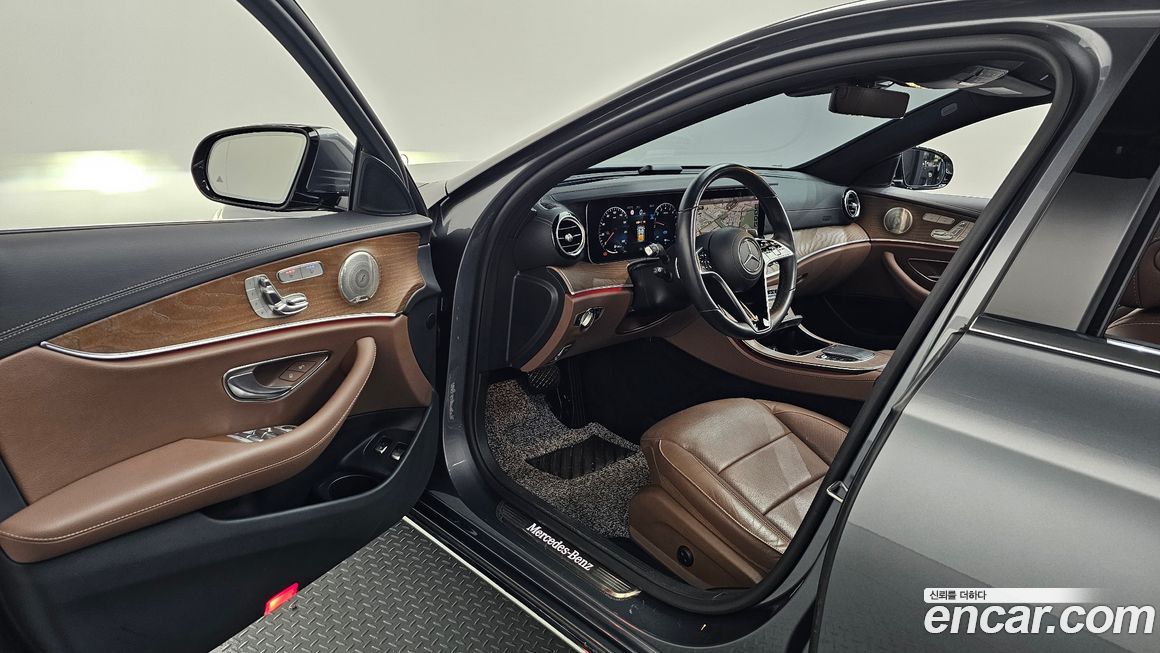 Mercedes-Benz E-Class 2021