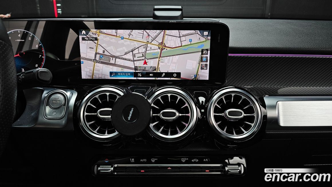 Mercedes-Benz GLB-Class 2021