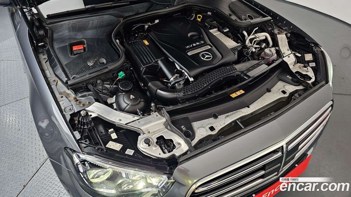 Mercedes-Benz E-Class 2021