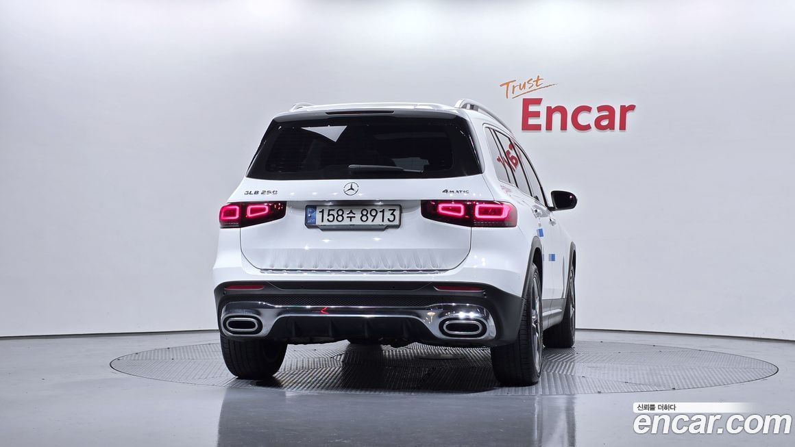 Mercedes-Benz GLB-Class 2021